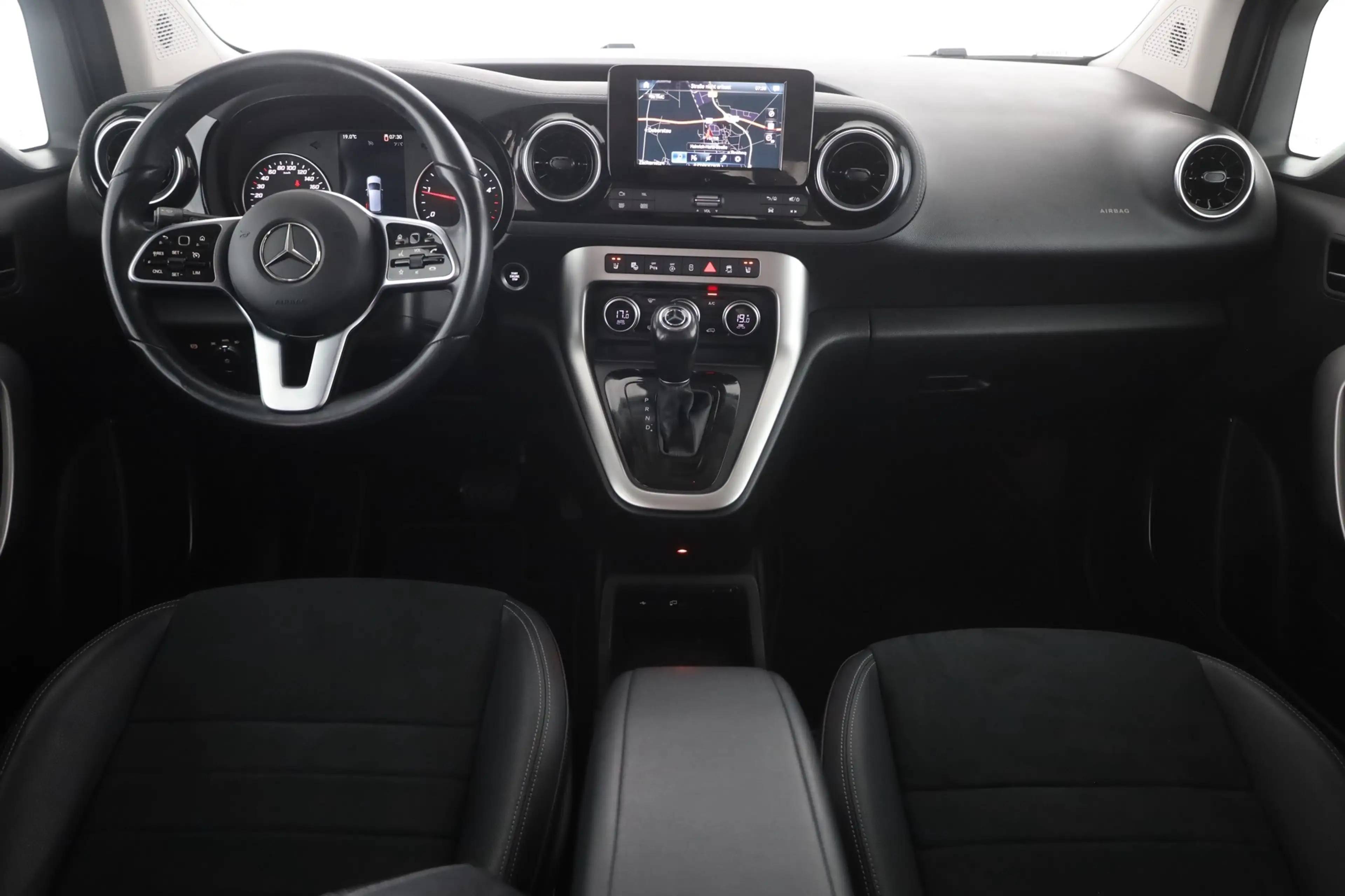 Mercedes-Benz T-Class T180d Progressive LED Navi Kamera Tempomat DAB — photo 9
