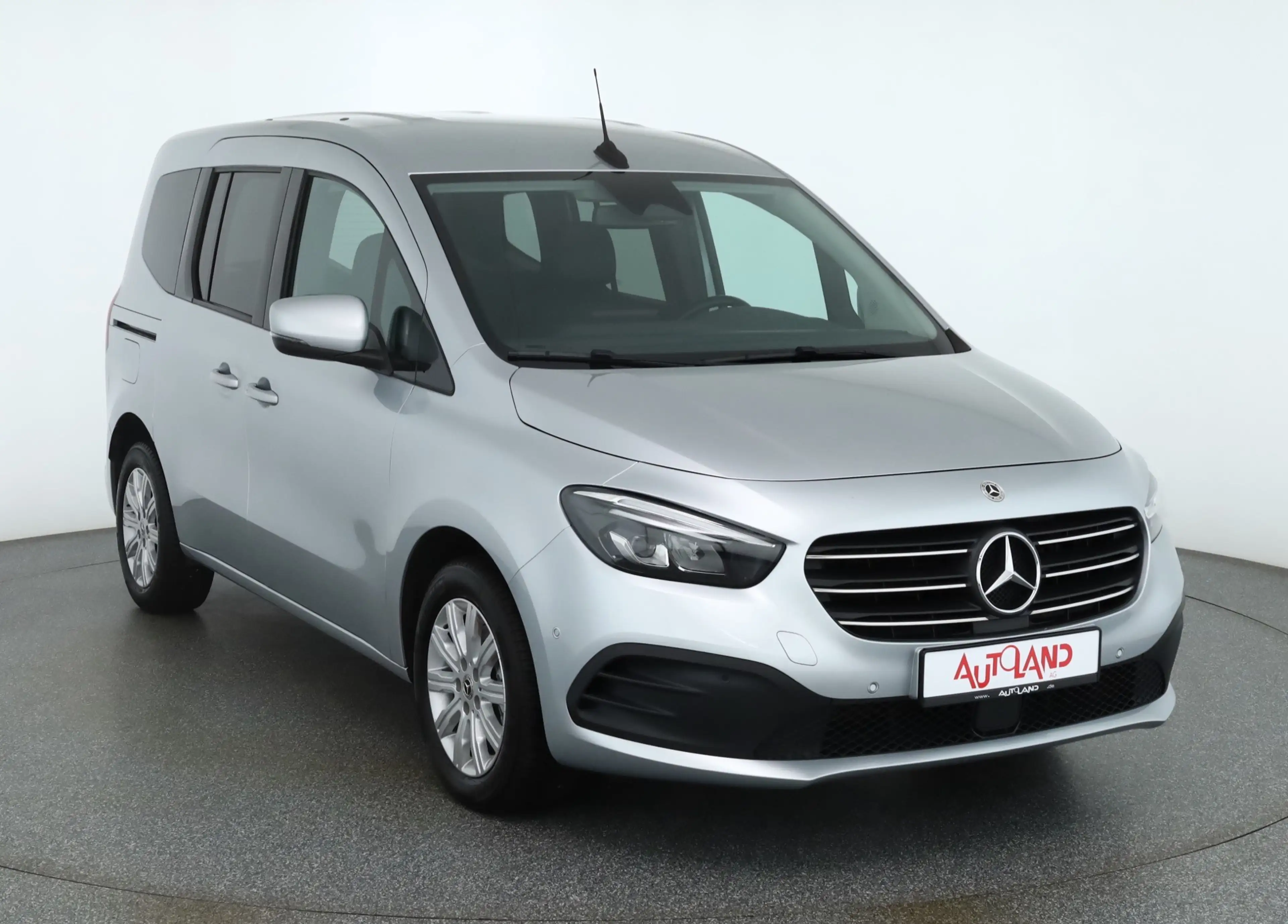 Mercedes-Benz T-Class T180d Progressive LED Navi Kamera Tempomat DAB — photo 7