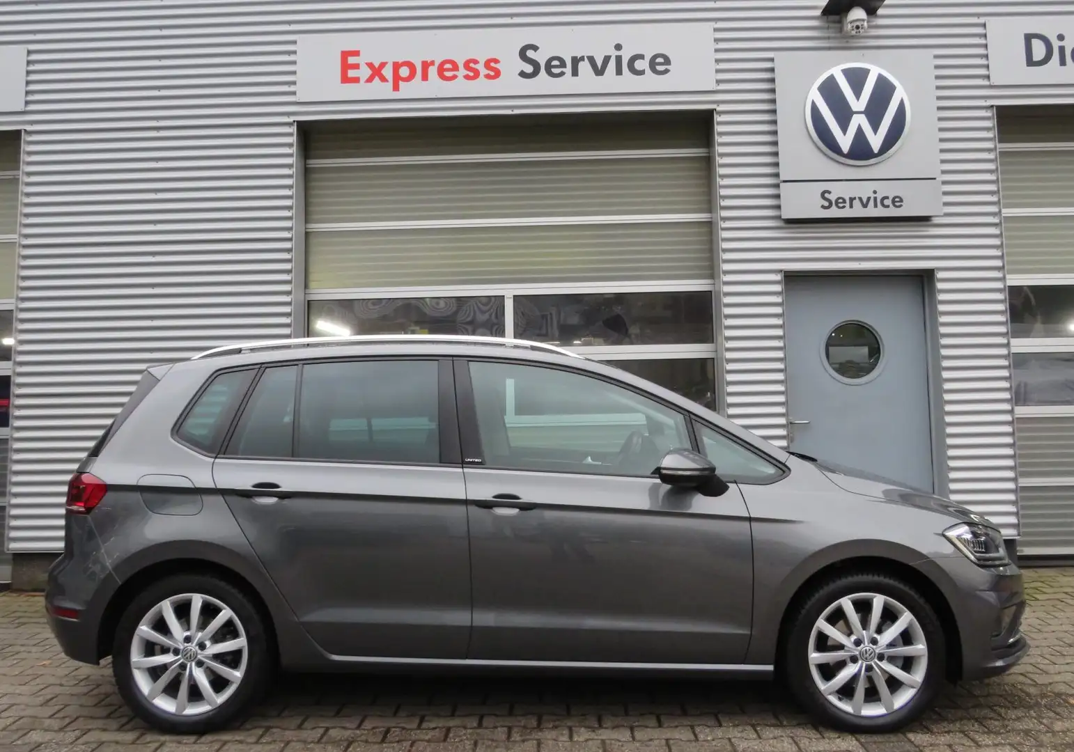 Volkswagen Golf Sportsvan 1.5 TSI DSG United /Navi/PDC v+ht./LED/Blind-Spot/ Grau - 1