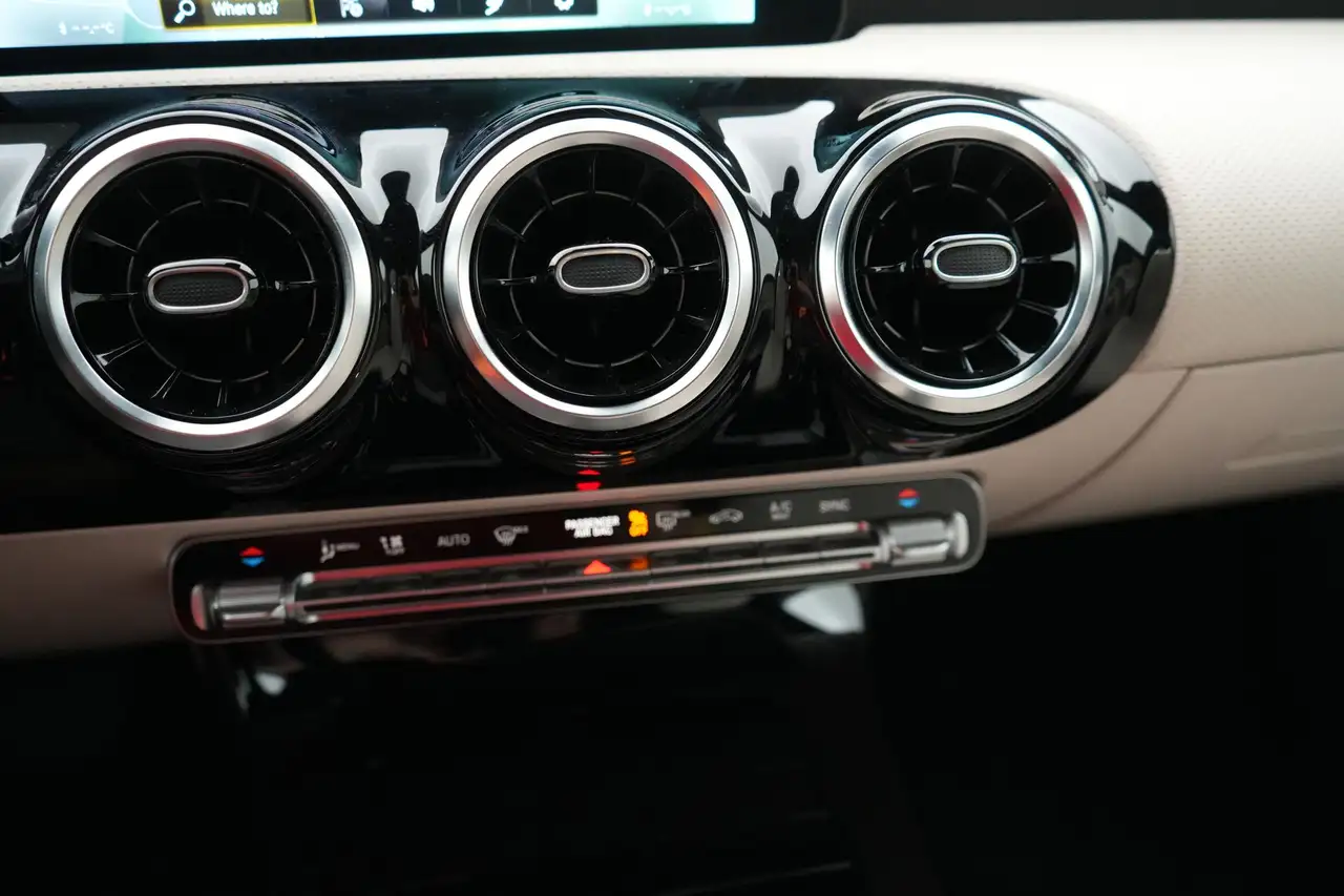 Mercedes-Benz A-Class 200dA Luxury Line LEDER/CUIR LED GPS PDC CAM Verw., миниатюра 24