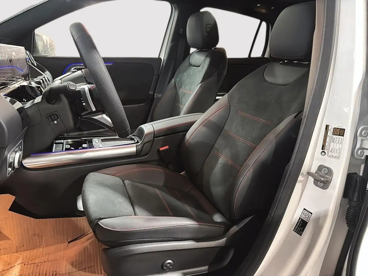 Mercedes-Benz GLA снимка Mercedes-Benz GLA