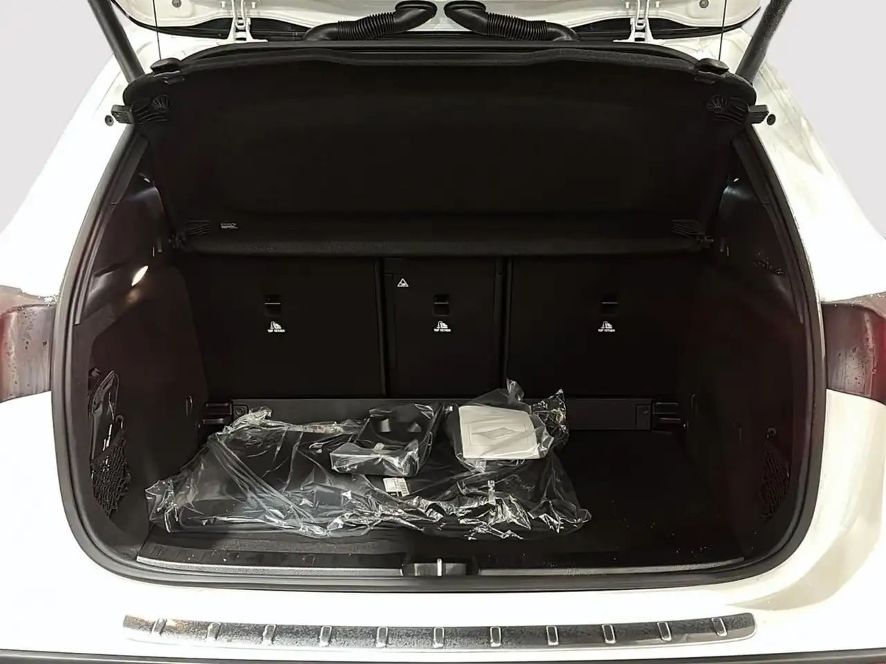 Mercedes-Benz GLA снимка Mercedes-Benz GLA