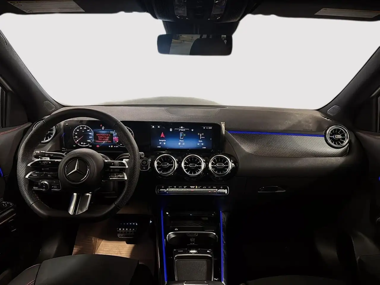 Mercedes-Benz GLA снимка Mercedes-Benz GLA
