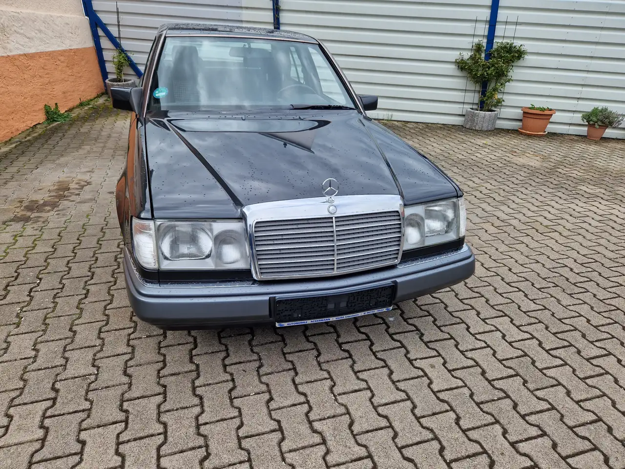 Mercedes-Benz E 230