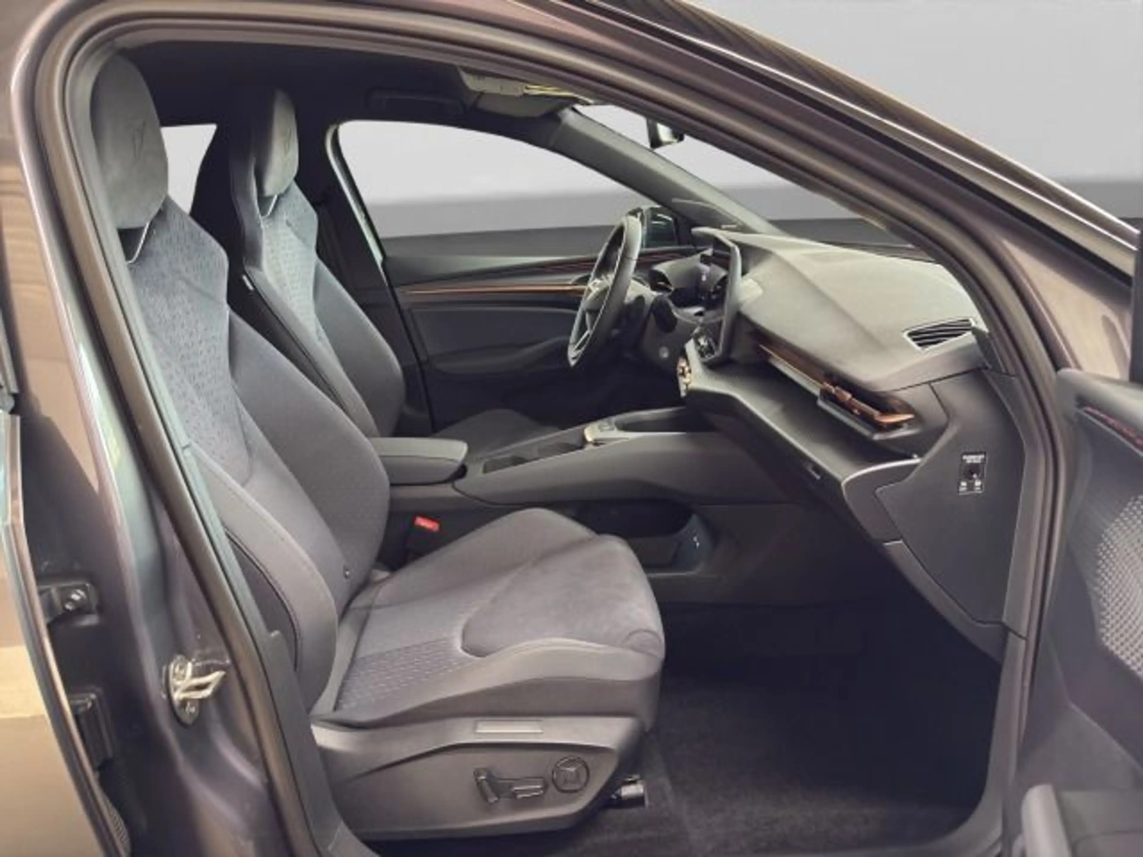CUPRA Raval Endurance Edition Dynamic Plus Plasma NAVI — photo 4