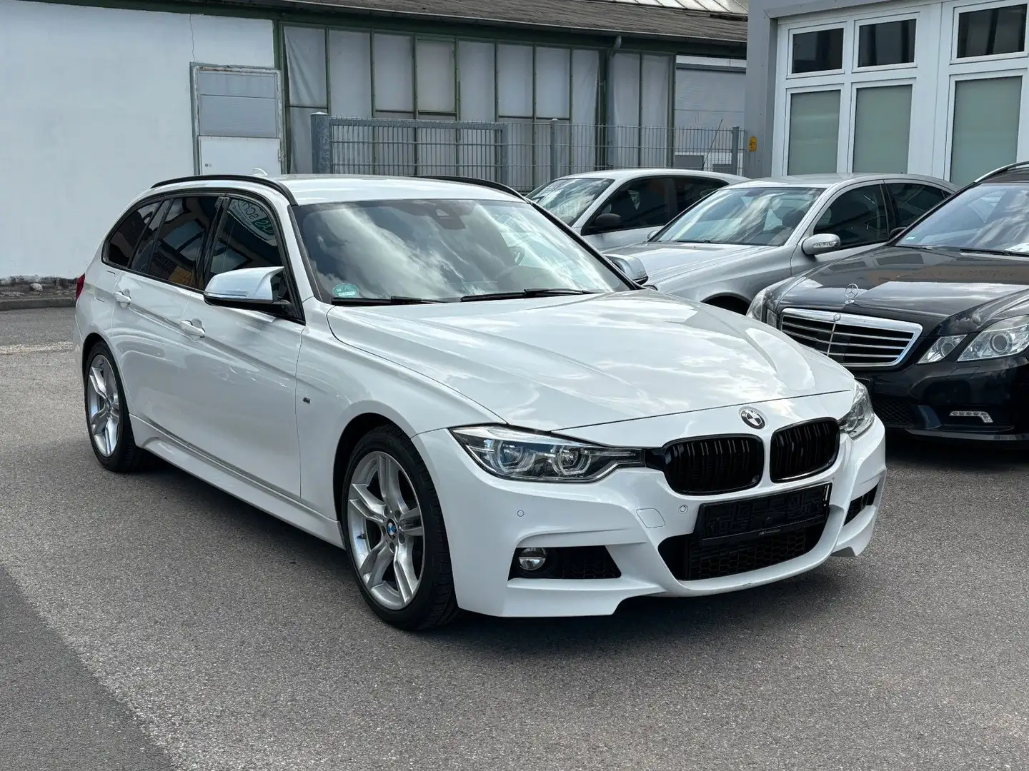BMW 318 d Aut. M Sportpaket Shadow Line-Navi-PDC-LED Weiß - 1