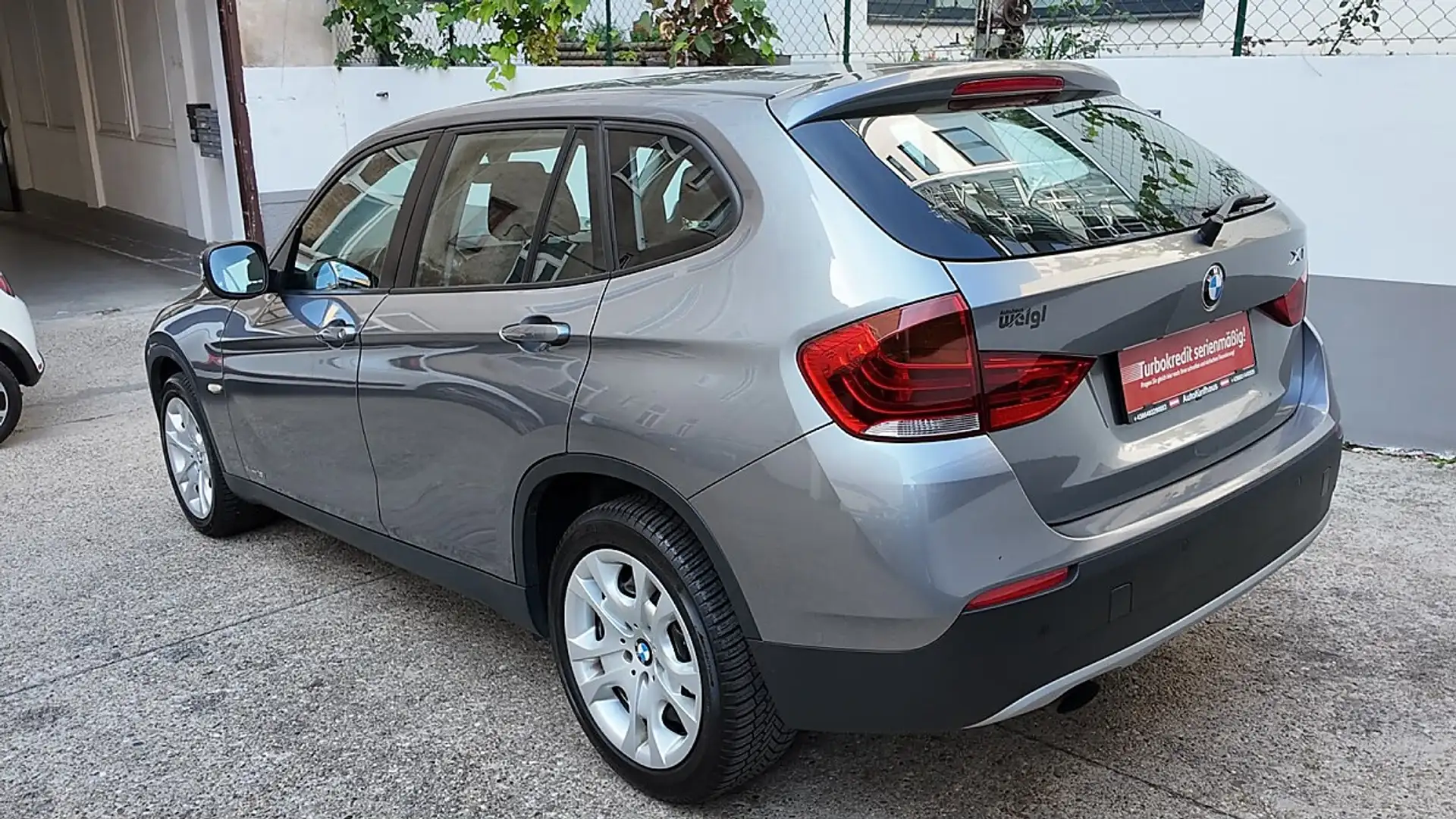 BMW X1 sDrive18i Österreich-Paket Grau - 2