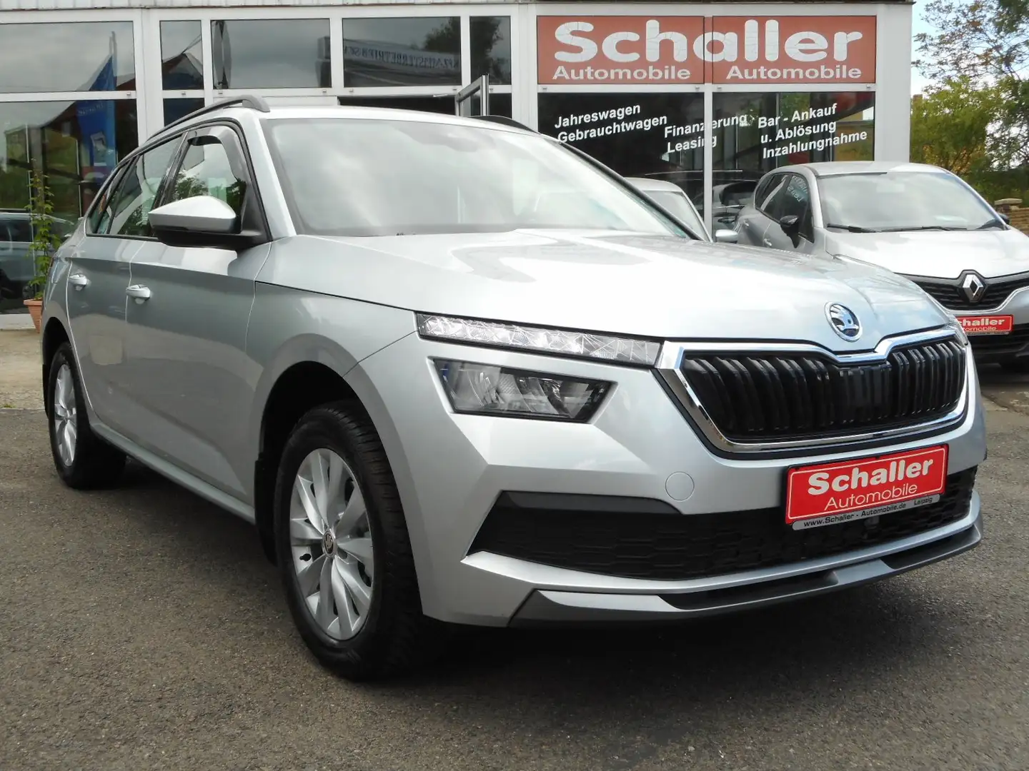 Skoda Kamiq 1.0 TSI Ambition, aus Rentnerhand, nur 750 km !! Silber - 1