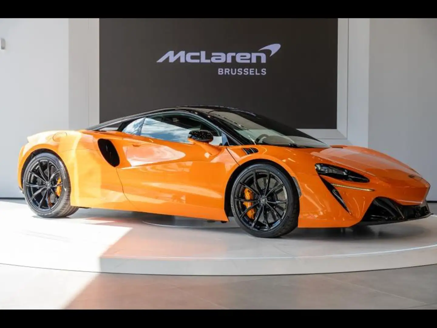 McLaren Artura With 5 years of Warranty and 3 years Service incl Оранжевий - 1
