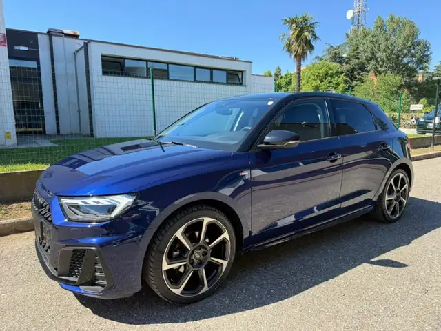 Audi A1 view 2