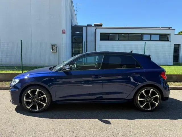 Audi A1 view 8