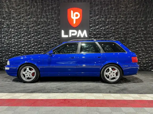 Audi RS2 view 3
