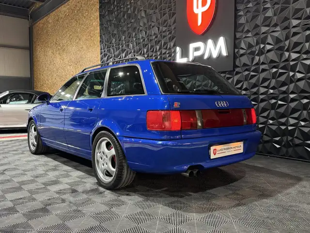 Audi RS2 view 4