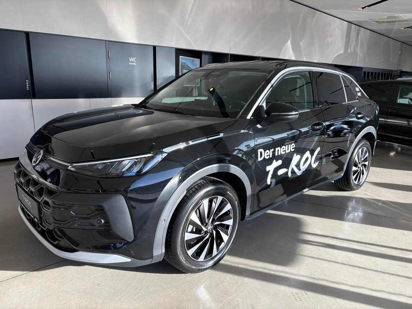 Volkswagen T-Roc Life eTSI DSG Schwarz - 1
