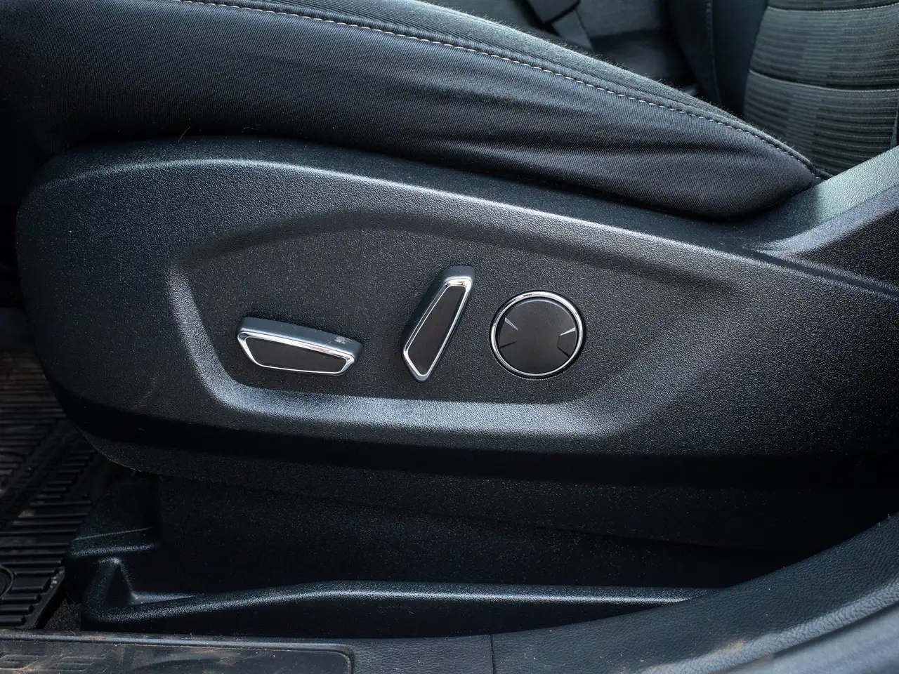 Ford Edge photo Ford Edge