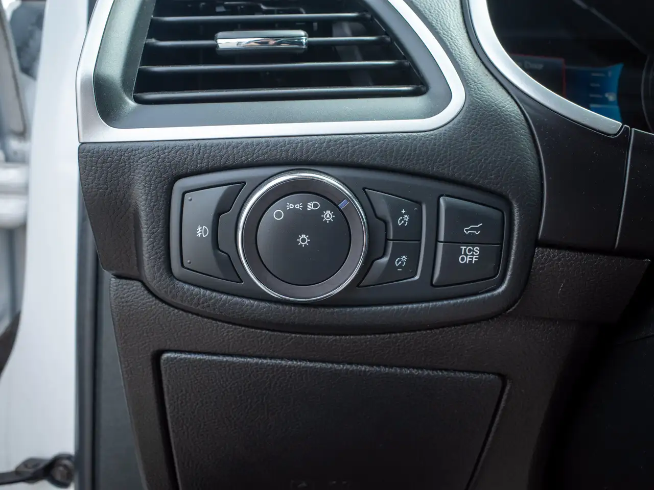 Ford Edge photo Ford Edge