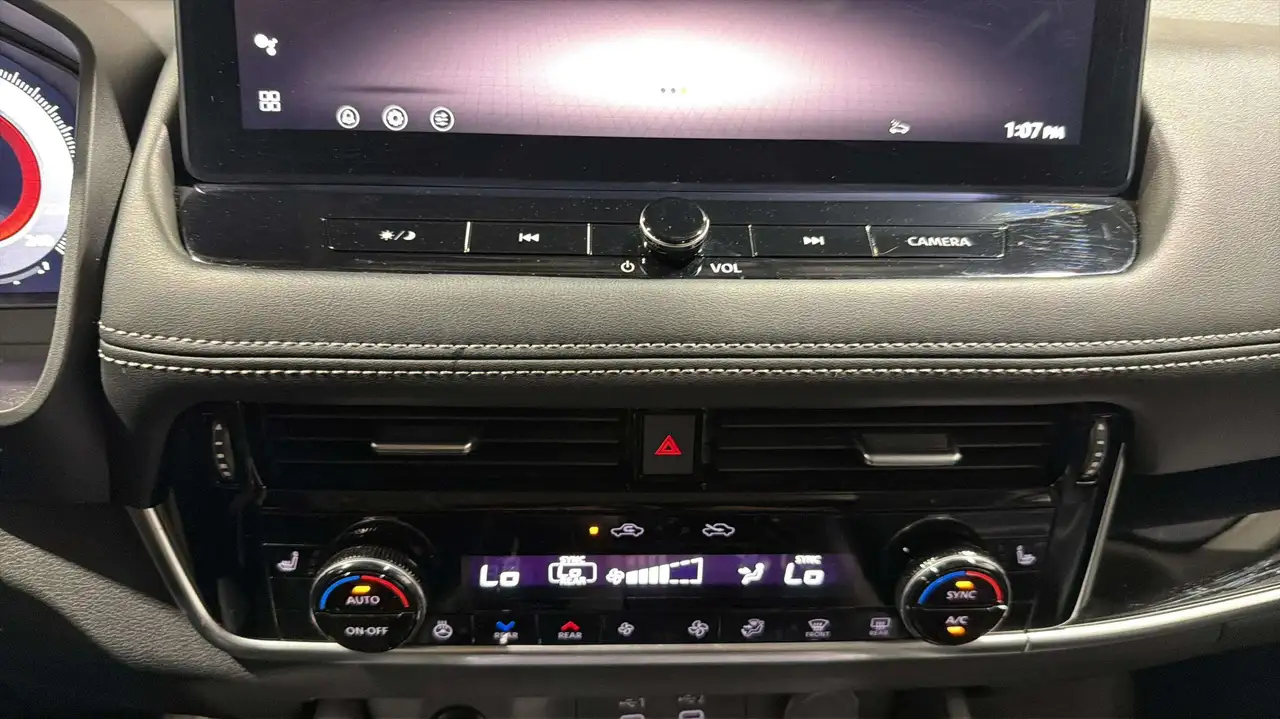 Nissan Rogue photo Nissan Rogue