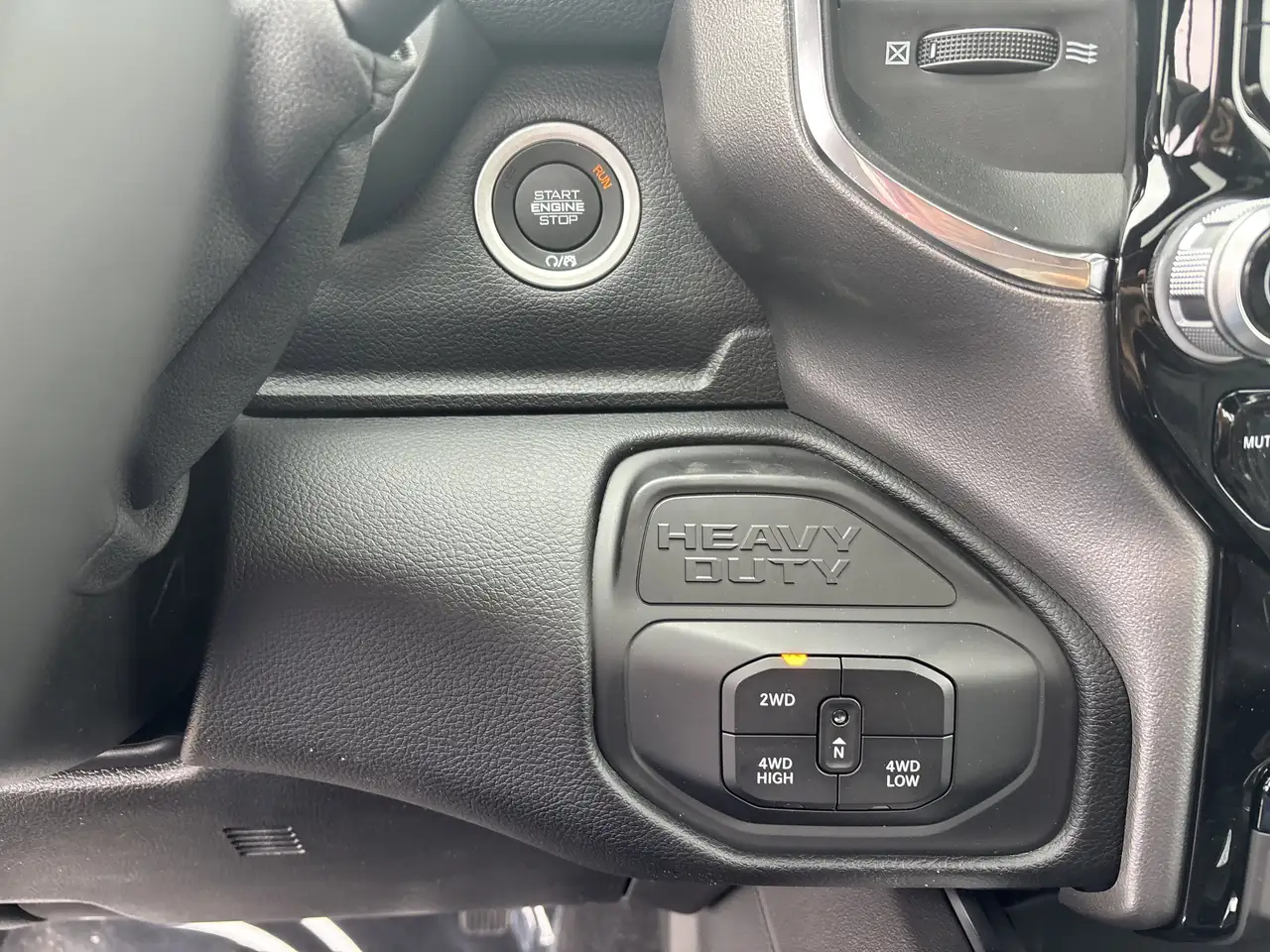 RAM 3500 снимка RAM 3500