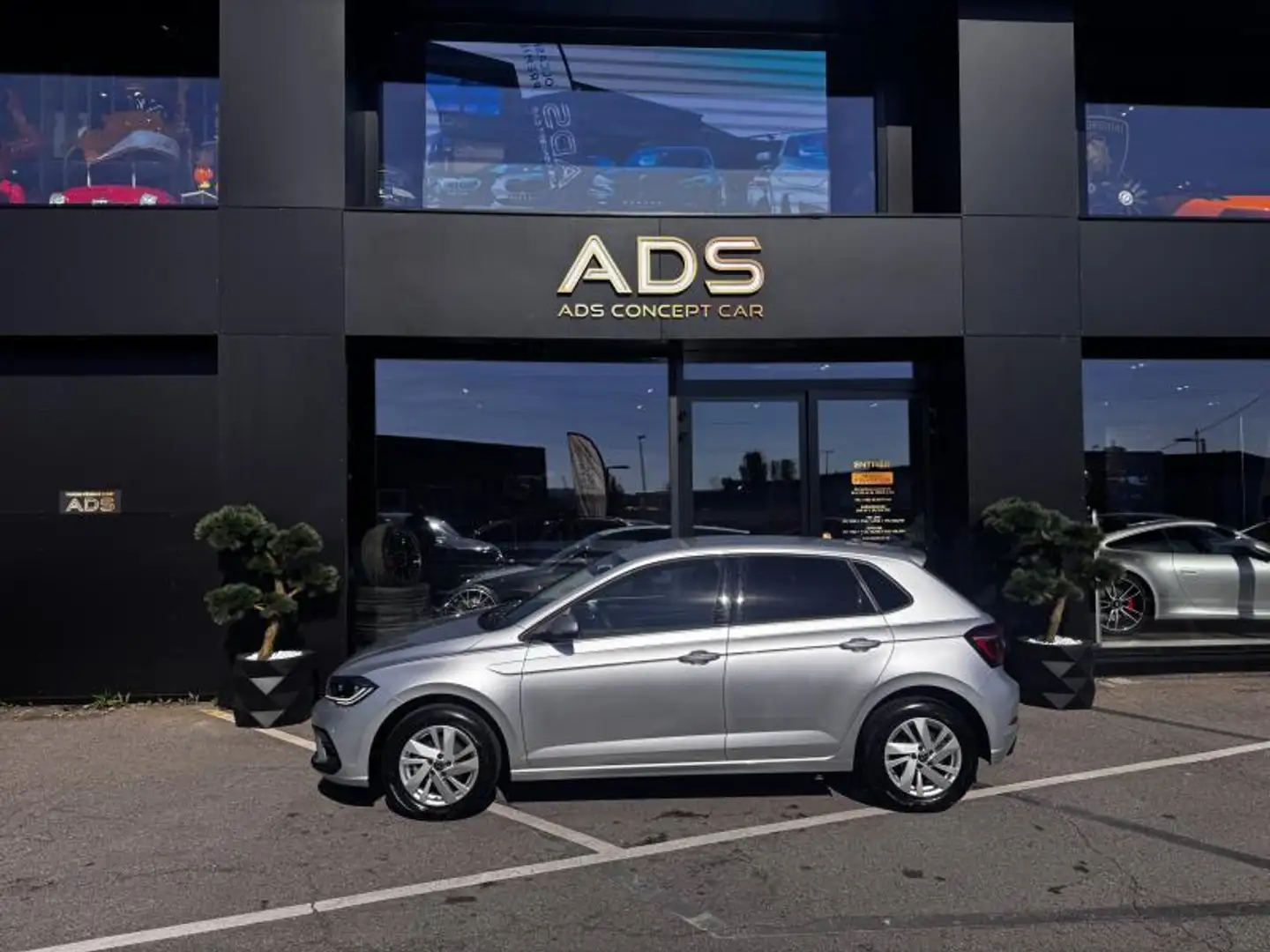 Volkswagen Polo VI Style Gris - 2