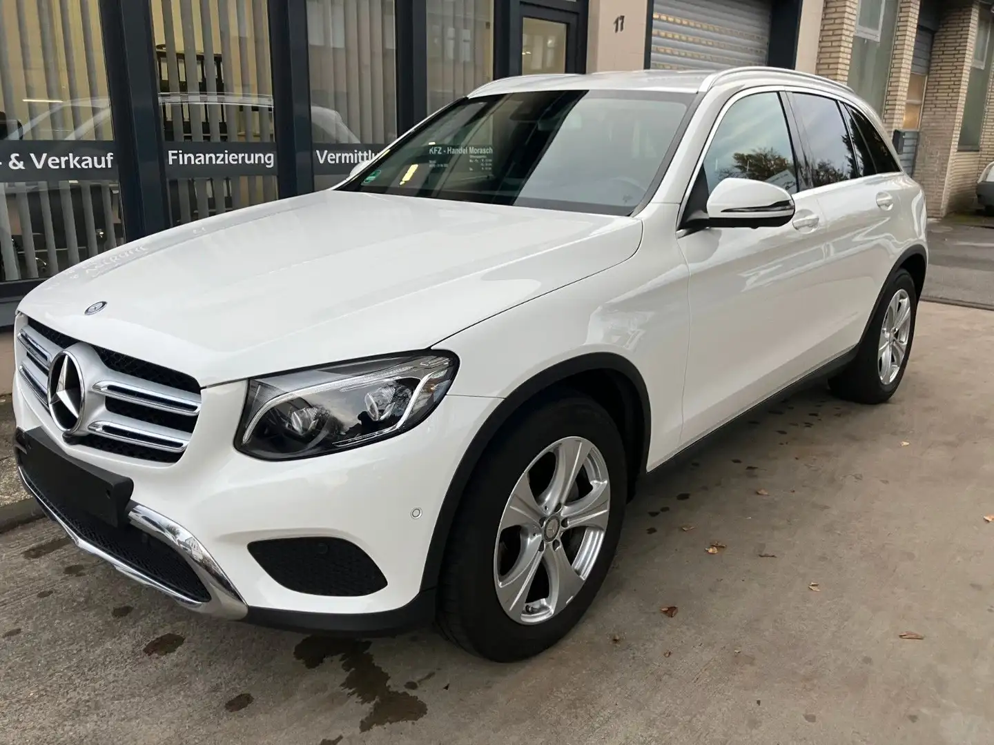 Mercedes-Benz GLC 250 4Matic AMG-Line Interieur Weiß - 1