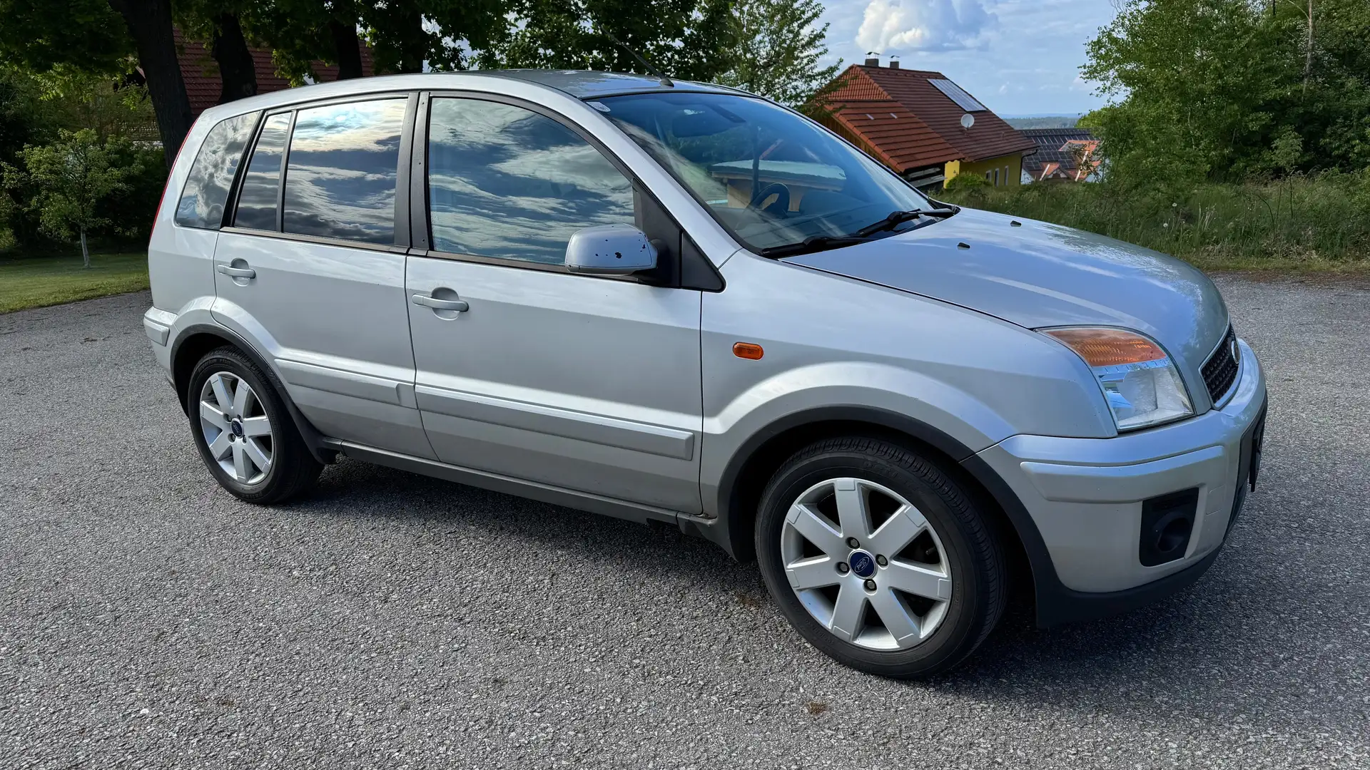Ford Fusion Fusion Plus 1,6 TDCi Plus Silber - 1