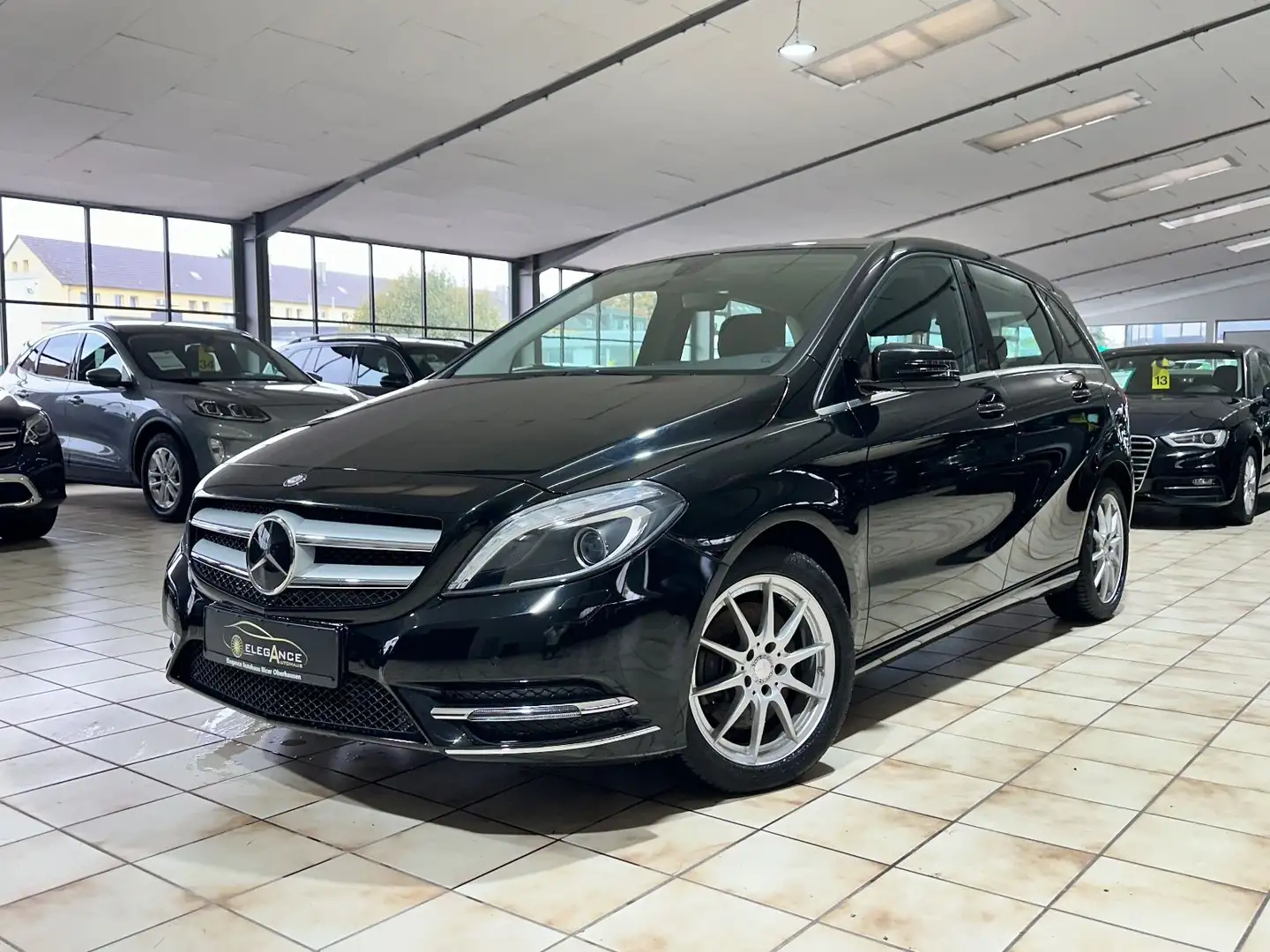 Mercedes-Benz B 250 Aut BlueEfficiency Schwarz - 1