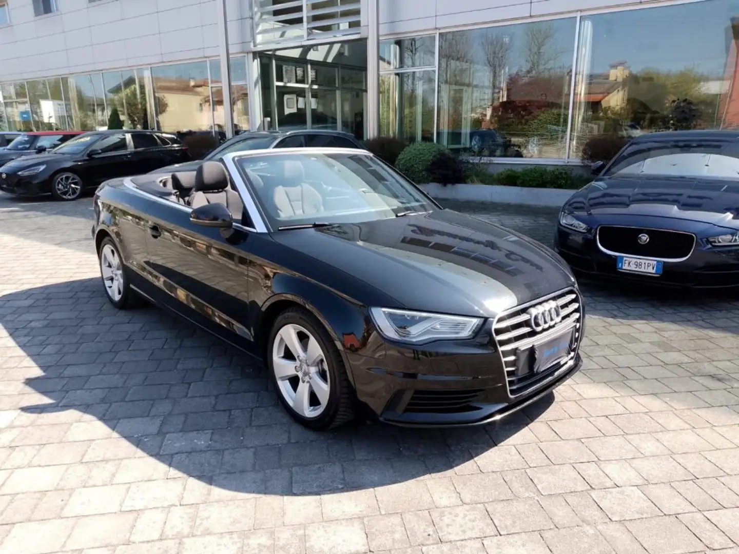 Audi A3 Cabrio 1.6 TDI diesel Ambition Noir - 2