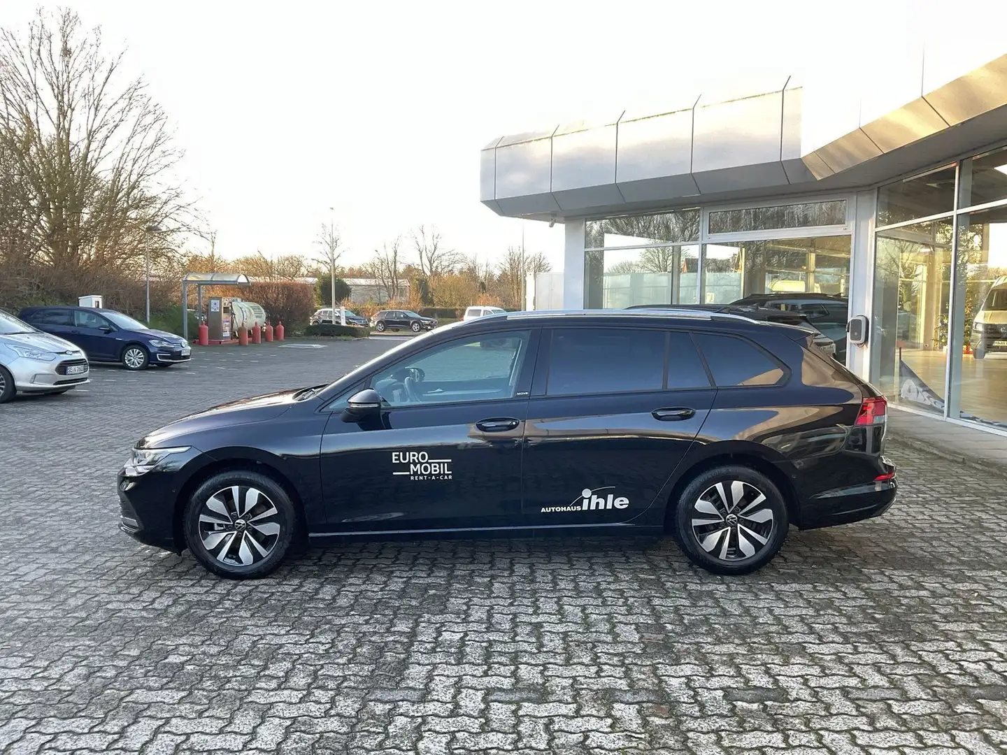 Volkswagen Golf Variant Golf VIII Variant Life 1.0 TSI Move AHK ACC Navi Schwarz - 2