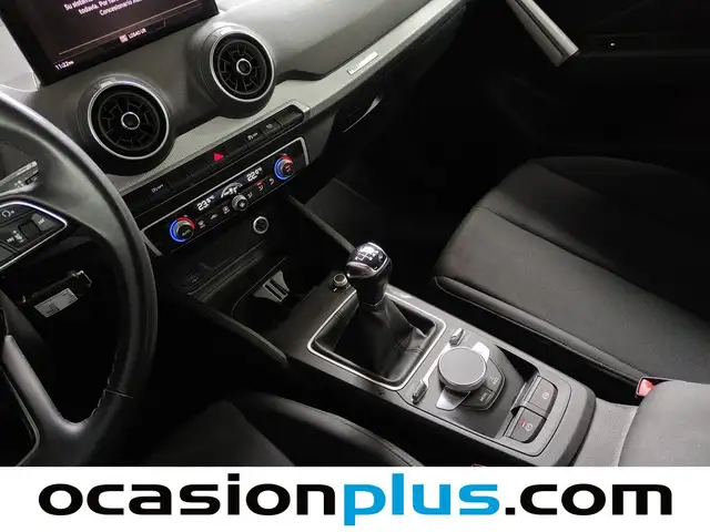 Audi Q2 view 5