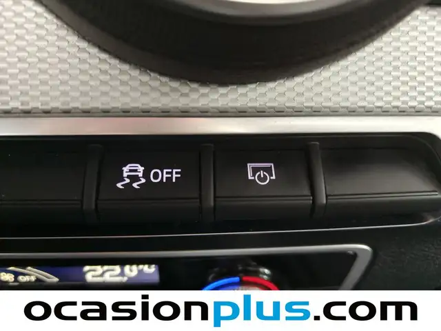 Audi Q2 view 10