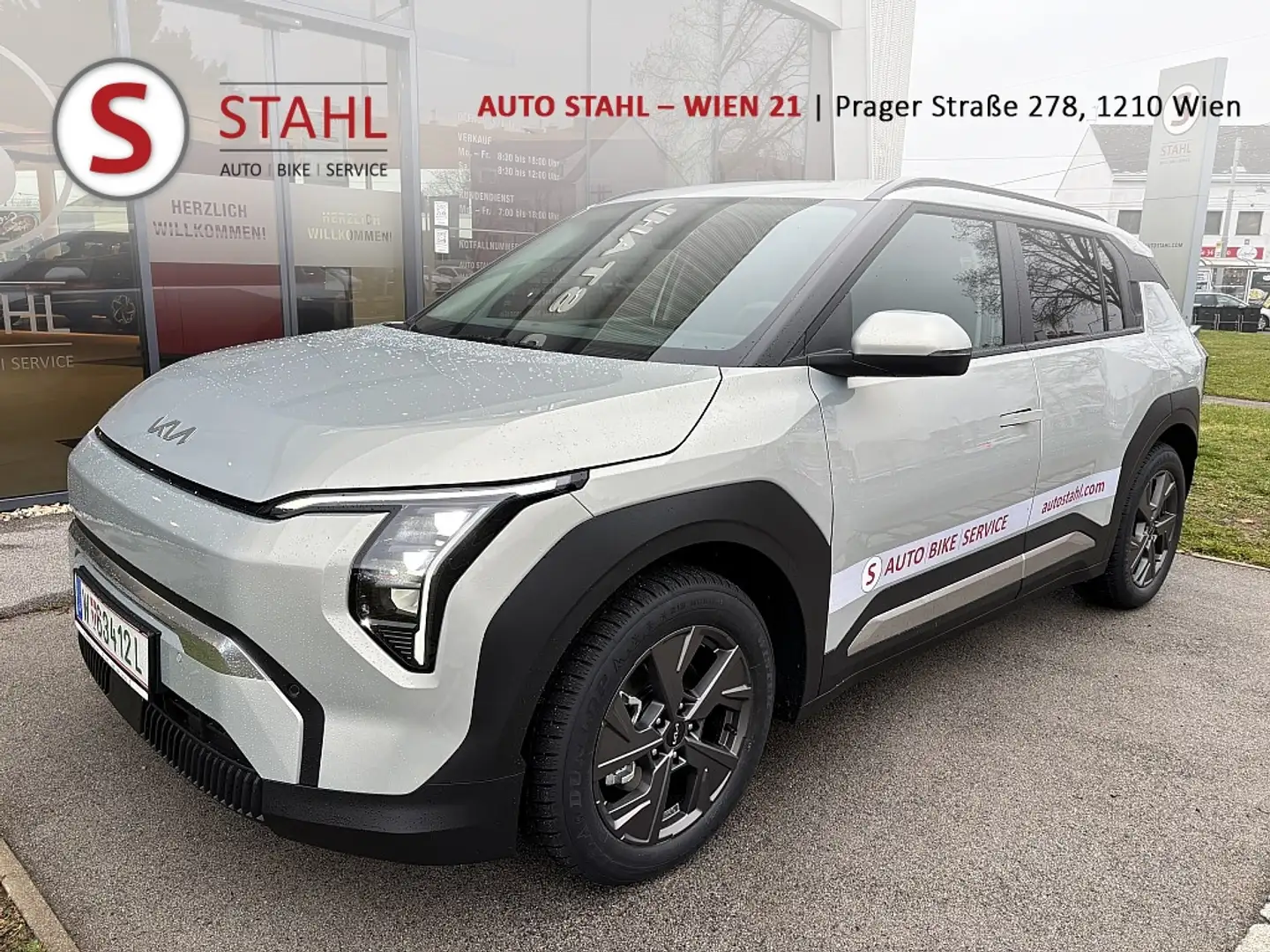 Kia EV3 FWD 81,4kWh Long Range BIZ AUTO STAHL WIEN 21 Plateado - 1