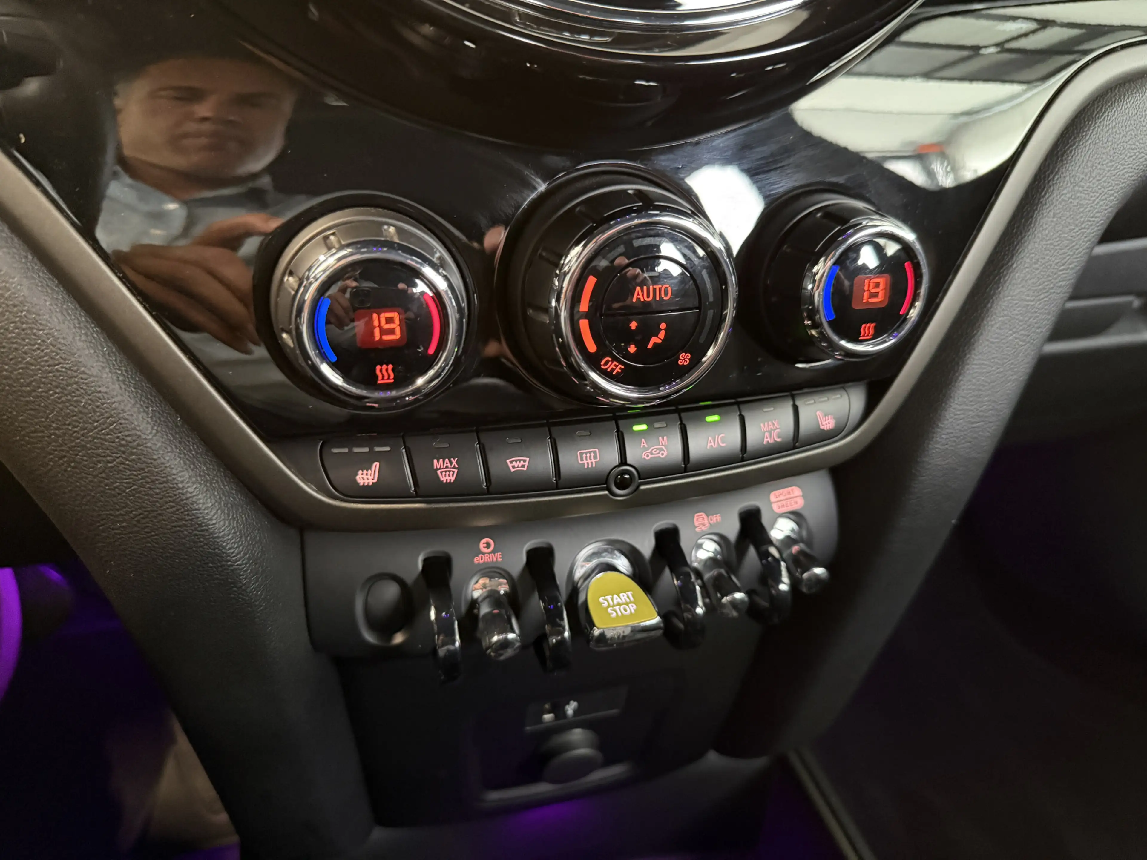 MINI Cooper SE Countryman 2.0 ALL4 Leder/Camera/Apple — photo 14