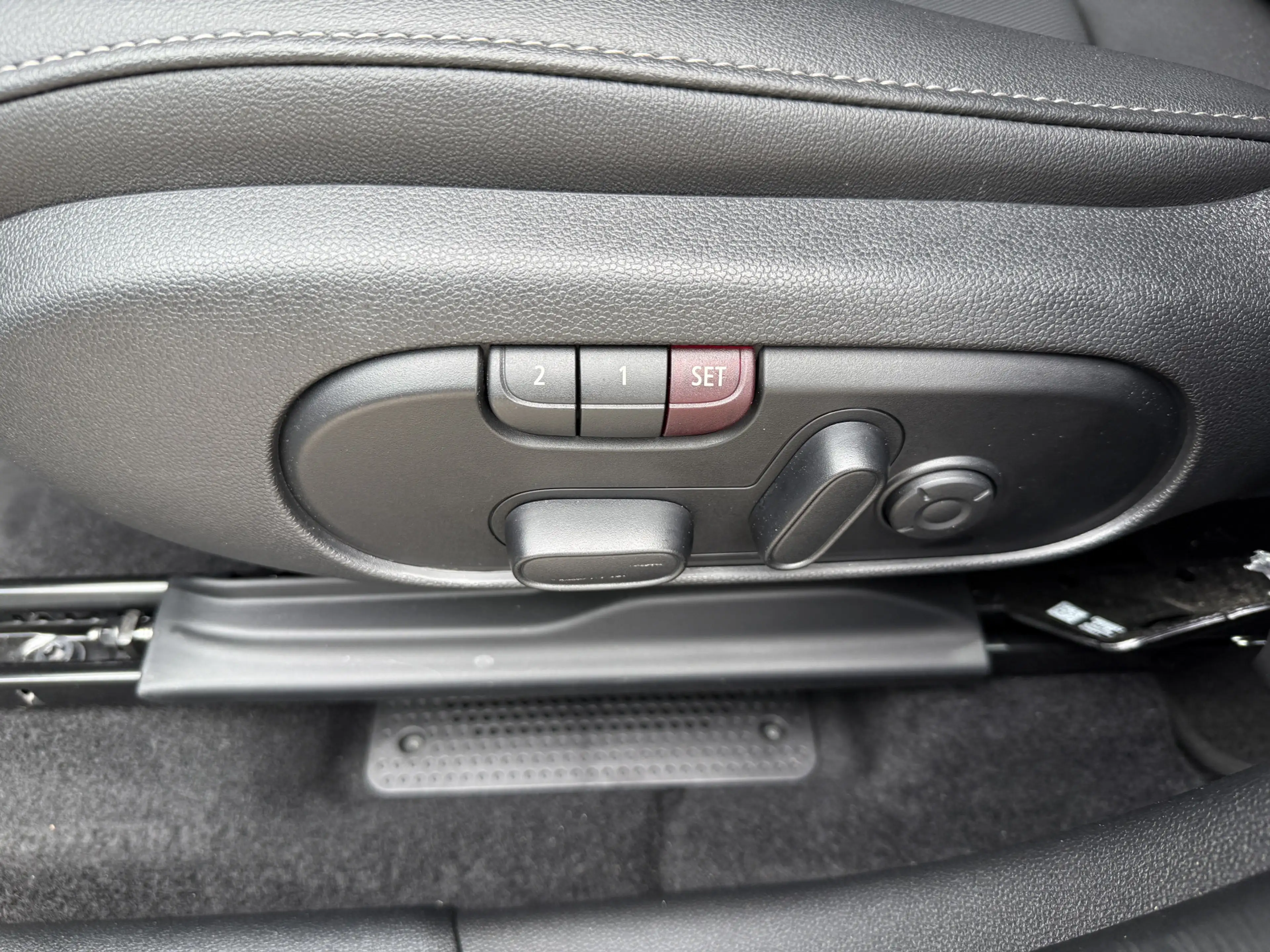 MINI Cooper SE Countryman 2.0 ALL4 Leder/Camera/Apple — photo 8