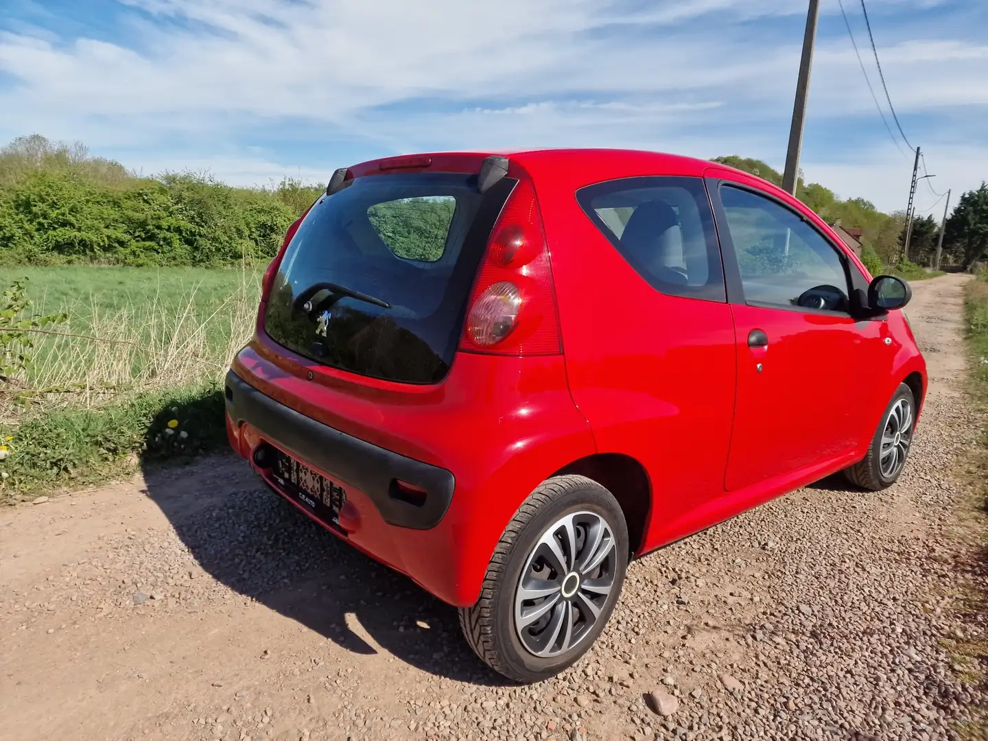 Peugeot 107 1.0i Trendy ✴️ garantie 12mois ✴️ Roşu - 1