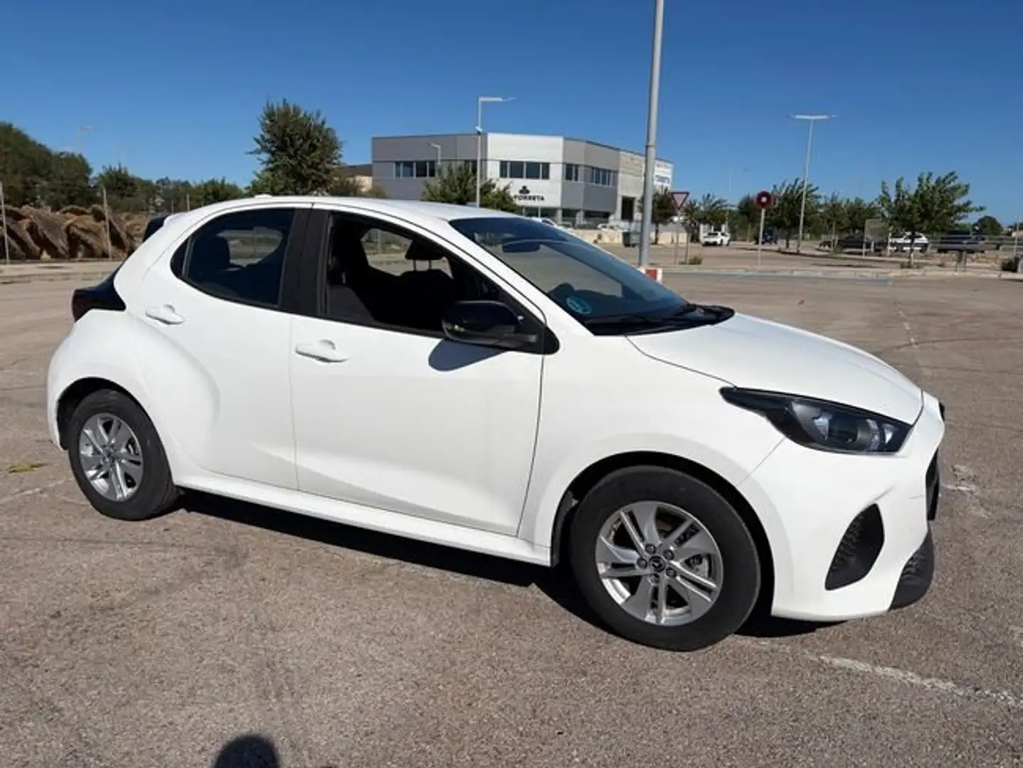 Mazda 2 1.5 CVT CENTRE-LINE Blanco - 1