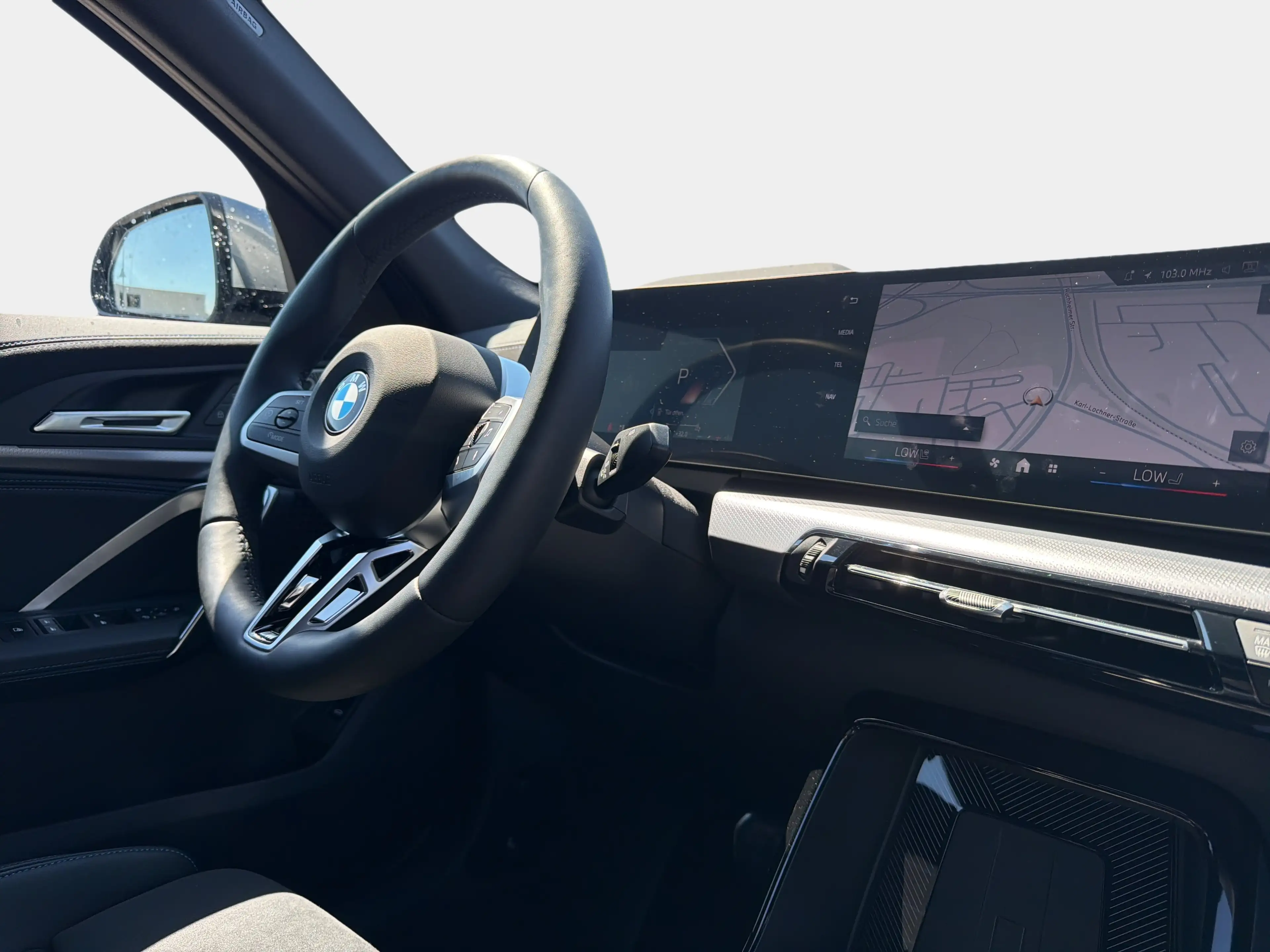 BMW X2 sDrive20i — photo 13