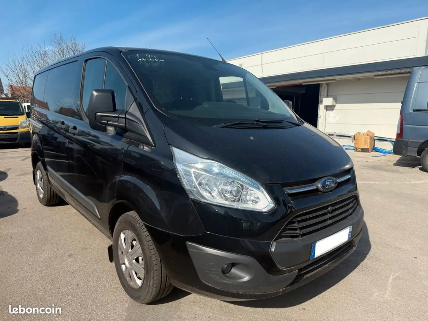 Ford 2.2 tdci 125cv L1H1 148000Km de 2014 Černá - 1