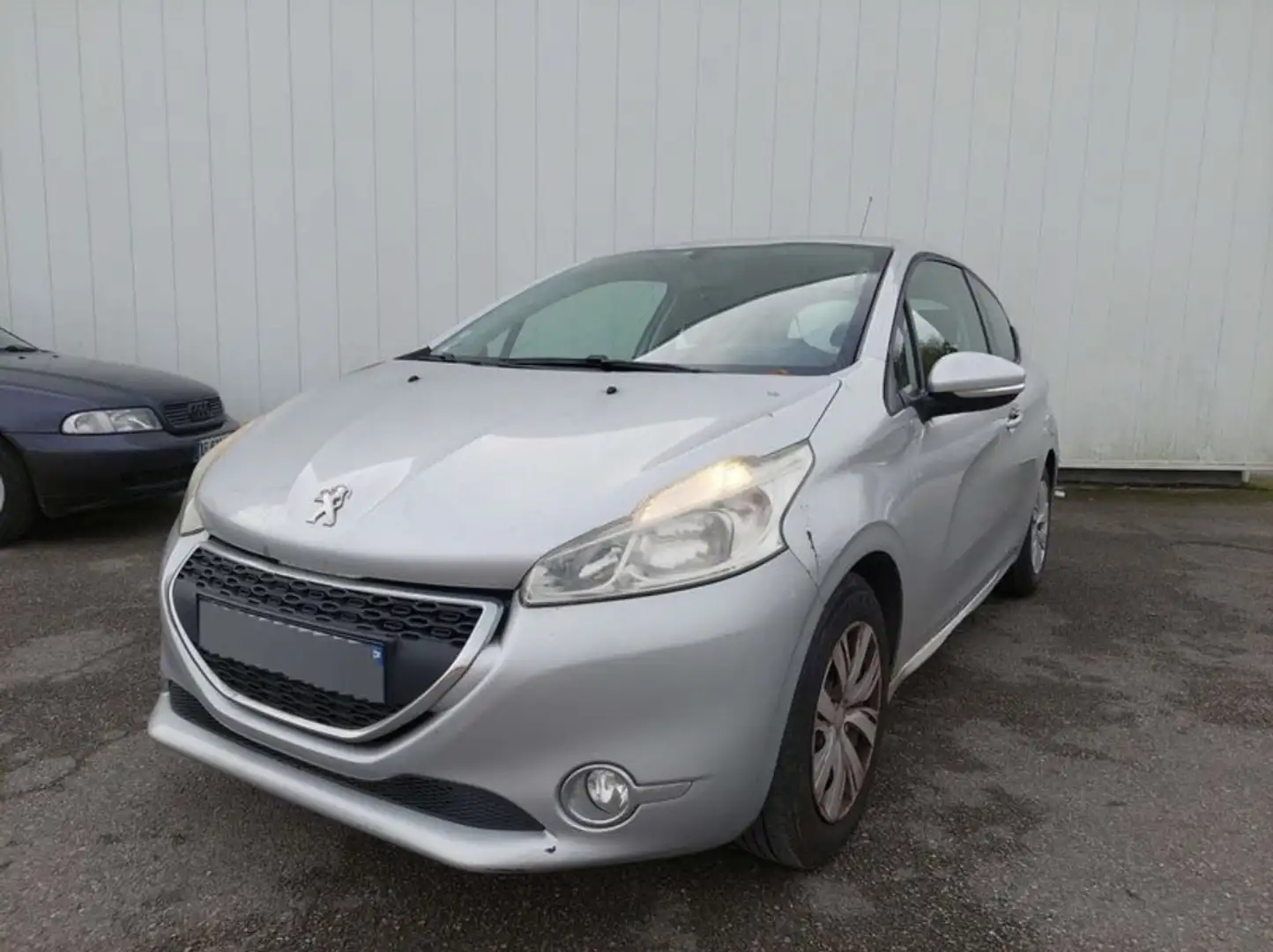 Peugeot 208 1.2 VTi 82ch BVM5 Active Gris - 1