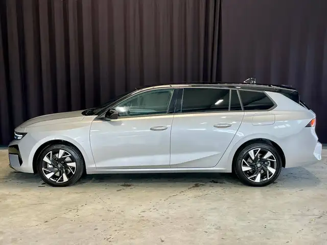 Opel Astra view 7