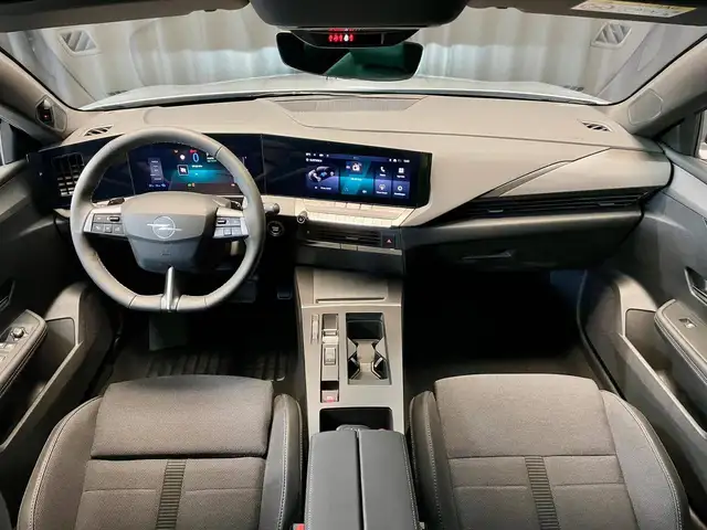 Opel Astra view 10