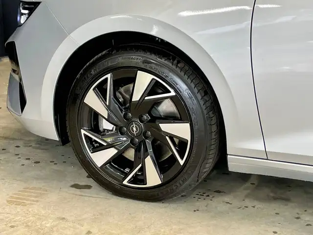 Opel Astra view 9