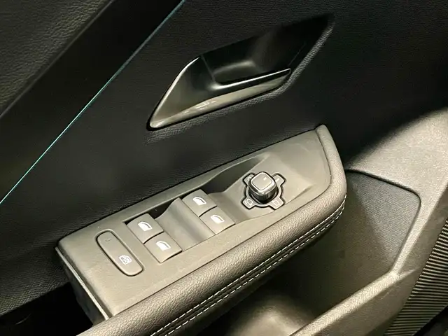 Opel Astra view 13