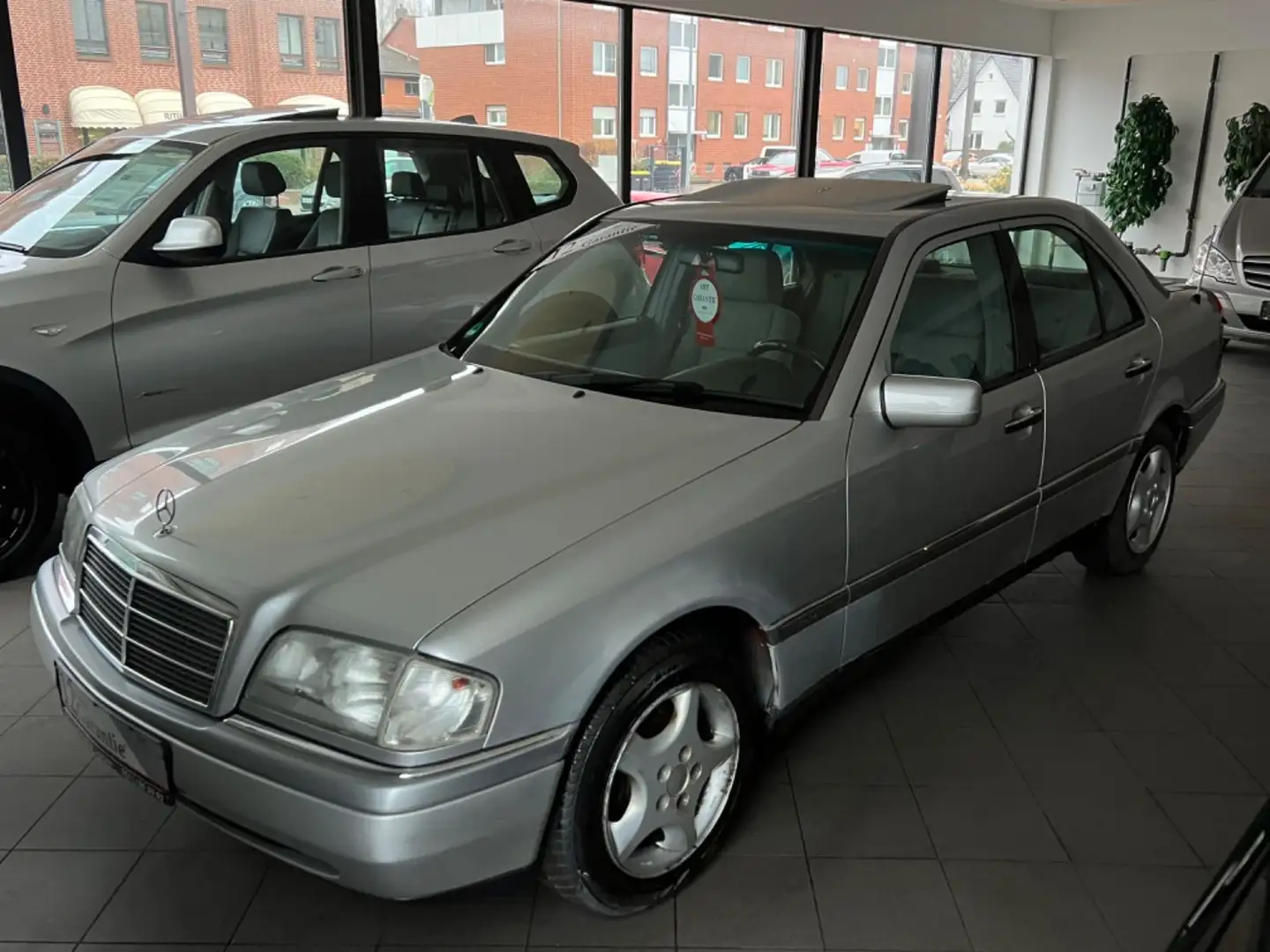 Mercedes-Benz C 180 C180 ELEGANCE Automatik~Schiebedach~1.Hand~Servo Silber - 2