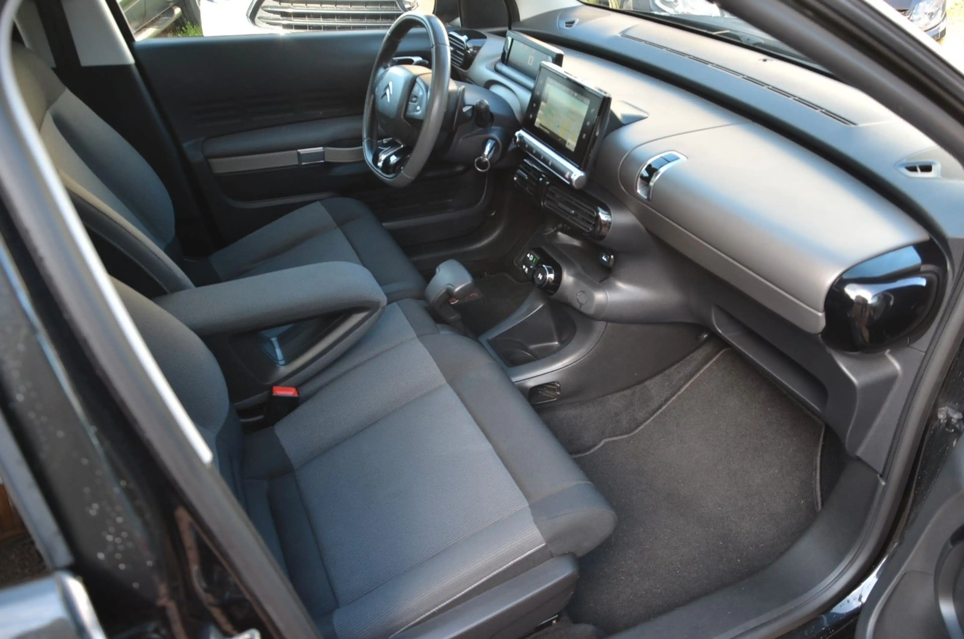 Citroen C4 Cactus Shine Automatik Navi Tüv neu — photo 11