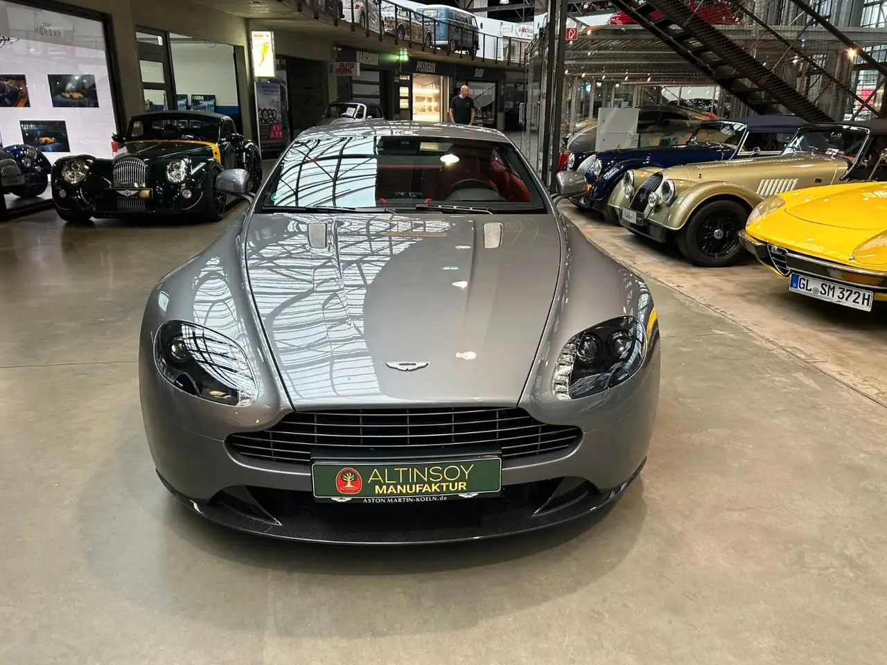 Aston Martin V8