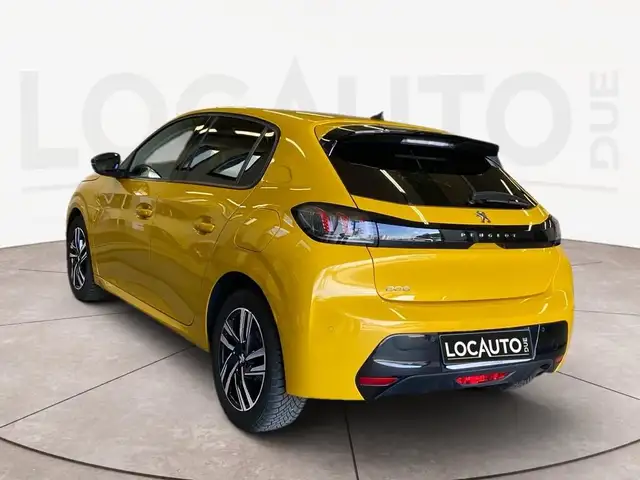 Peugeot 208 view 5