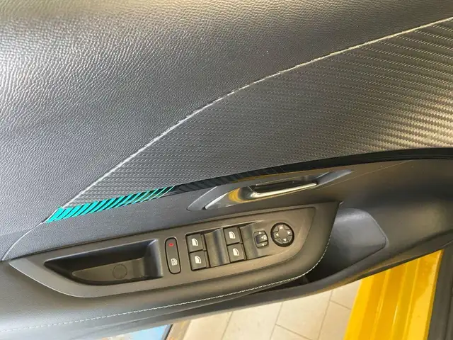 Peugeot 208 view 14