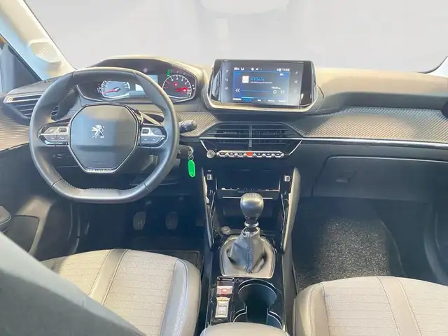 Peugeot 208 view 6