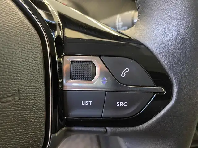 Peugeot 208 view 13