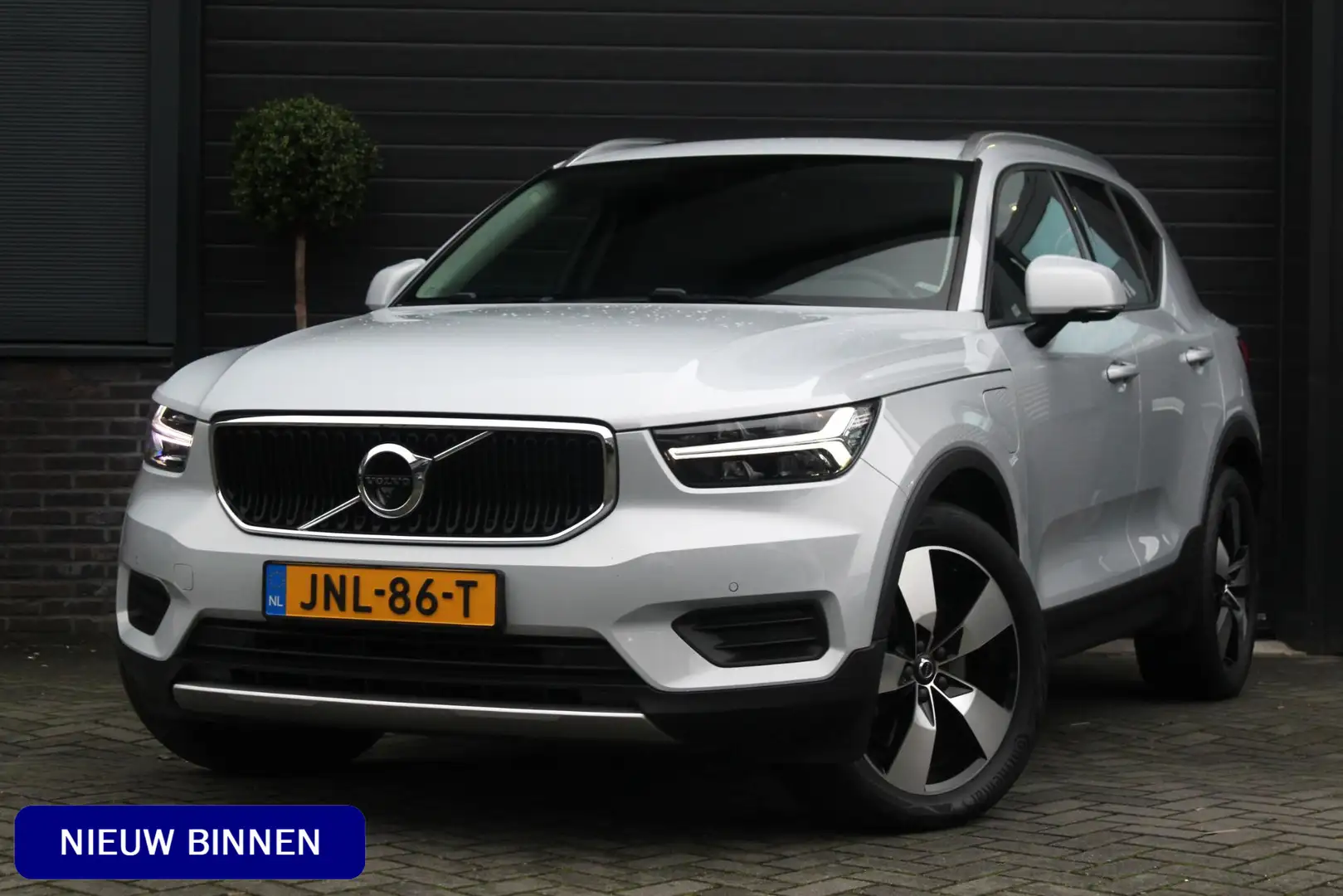 Volvo XC40 1.5 T5 Twin Engine Momentum Pro | Panorama-dak| Tr Wit - 1